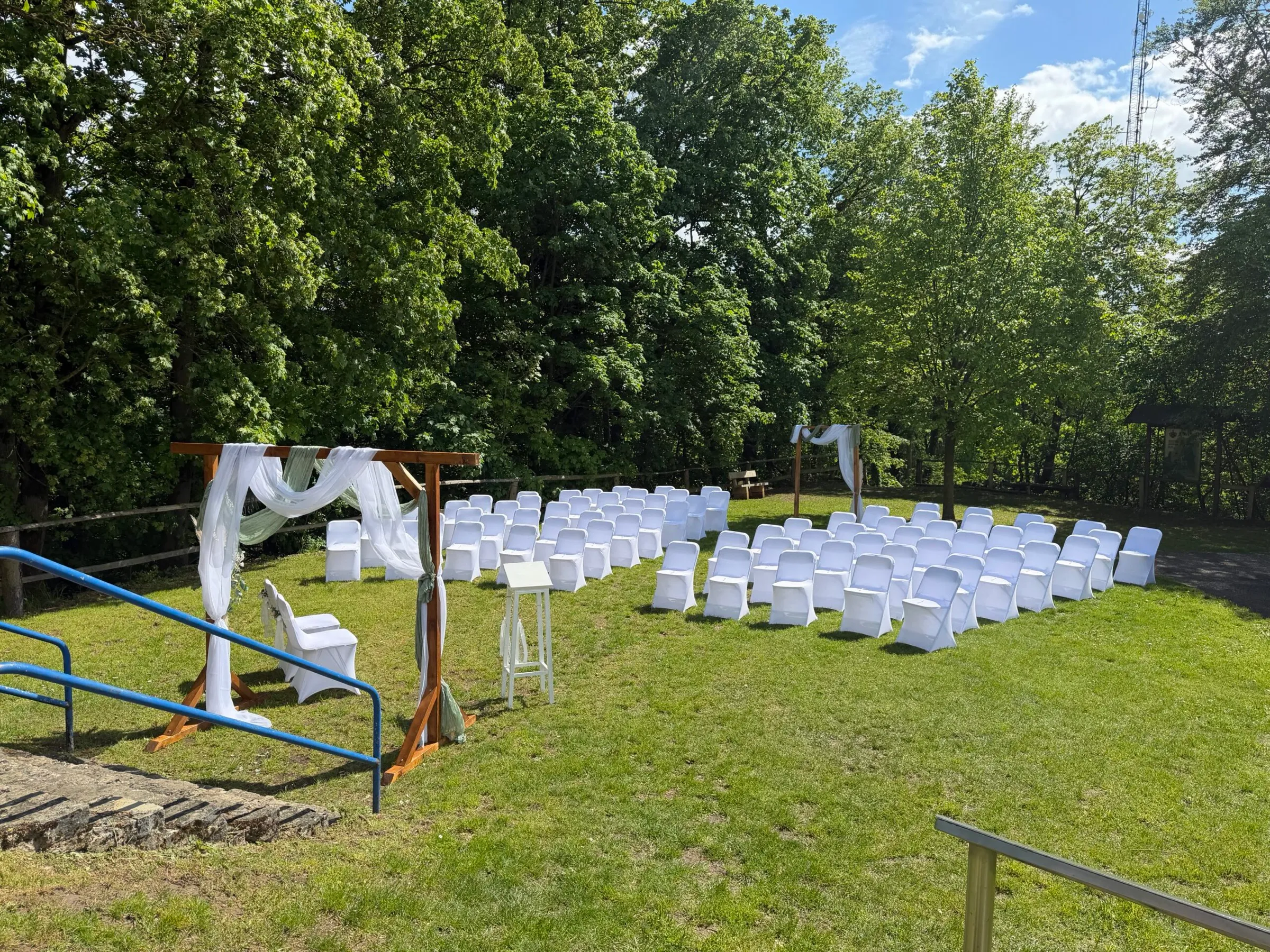 Hochzeitsmomente im Ausblick am Wieterturm
